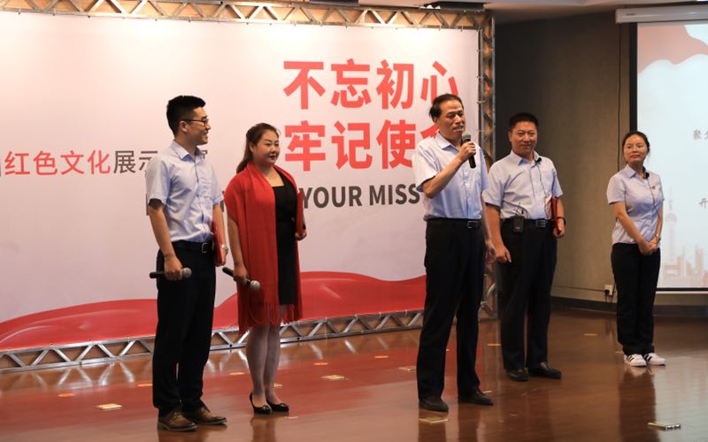 陜鼓集團綜合能源事業部黨支部表演的節目接地氣，受好評.jpg